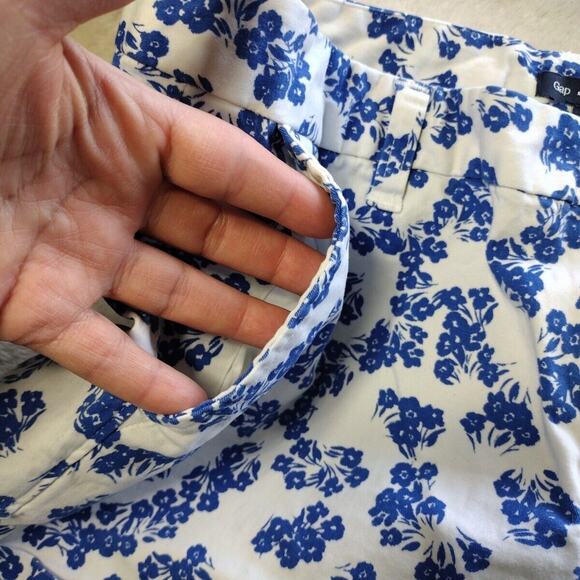 Gap Floral Shorts Women’s Size 6 White Blue Mid Rise Stretch Pockets - Picture 6 of 11